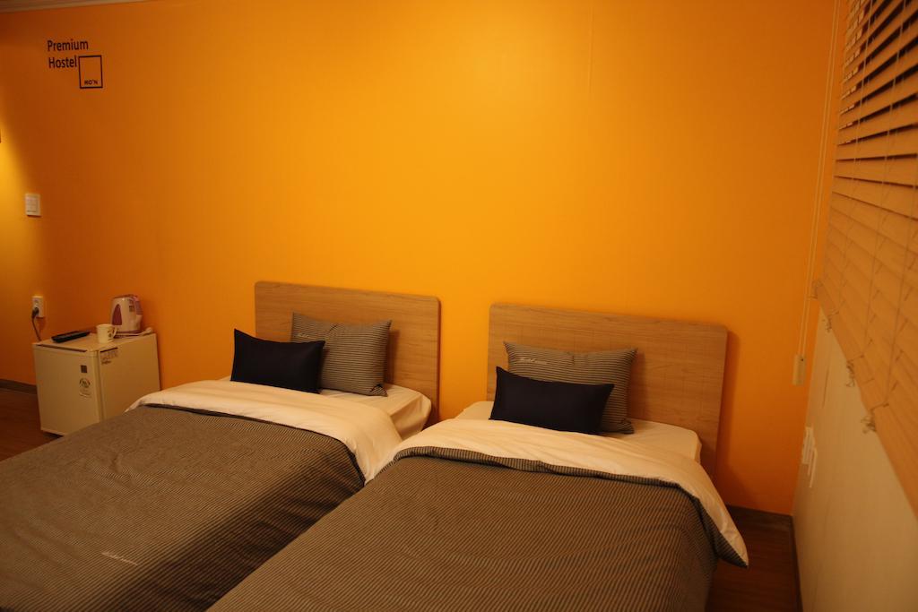 Moon Hostel Seoul Room photo